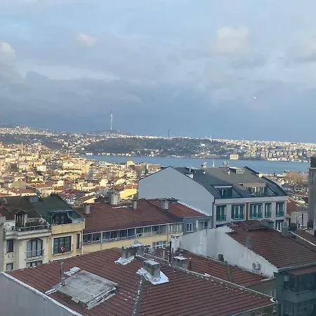 Missafir Charming Flat With Bosphorus View In The Heart Of Besiktas *